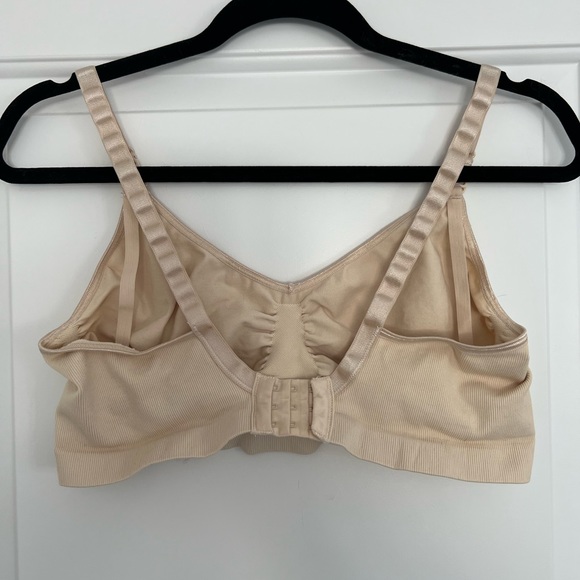 MEDELA XL Maternity Nursing Bra Nude - Picture 2 of 5